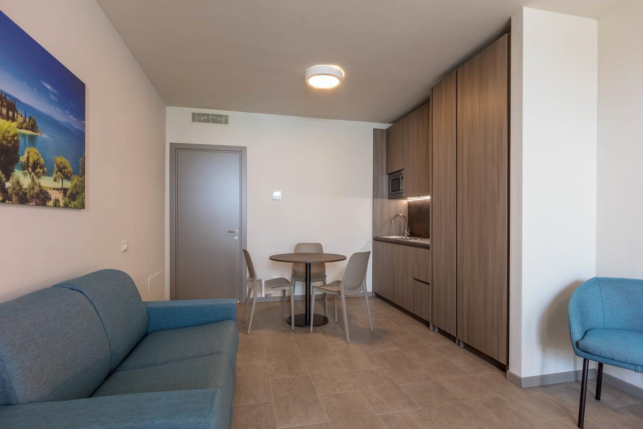 Le Torri Del Garda Familyspa Resort Torri Del Benaco Eksteriør billede