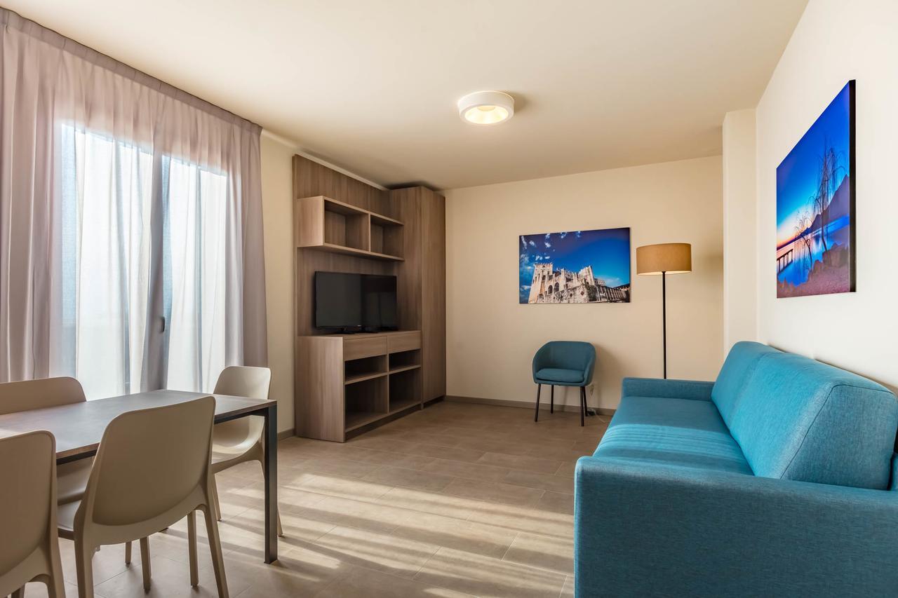Le Torri Del Garda Familyspa Resort Torri Del Benaco Eksteriør billede