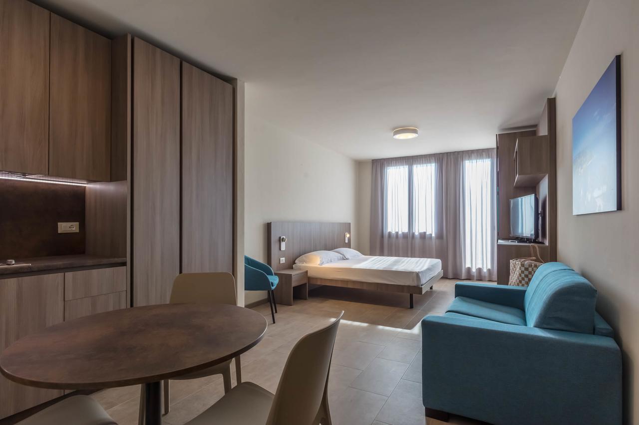 Le Torri Del Garda Familyspa Resort Torri Del Benaco Eksteriør billede