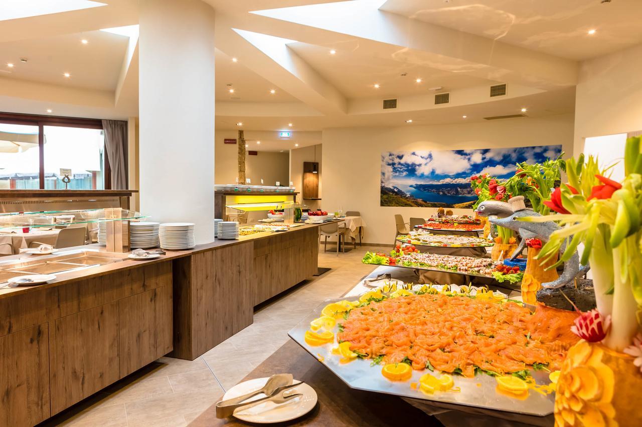 Le Torri Del Garda Familyspa Resort Torri Del Benaco Eksteriør billede