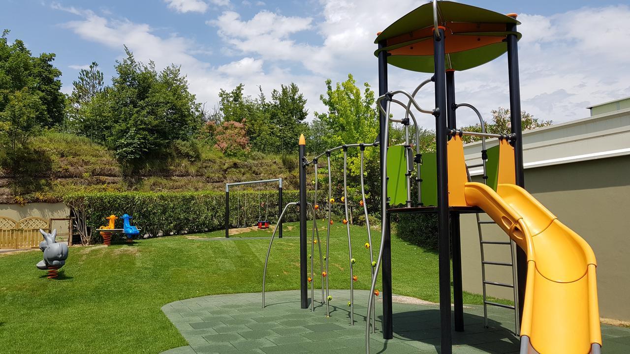 Le Torri Del Garda Familyspa Resort Torri Del Benaco Eksteriør billede