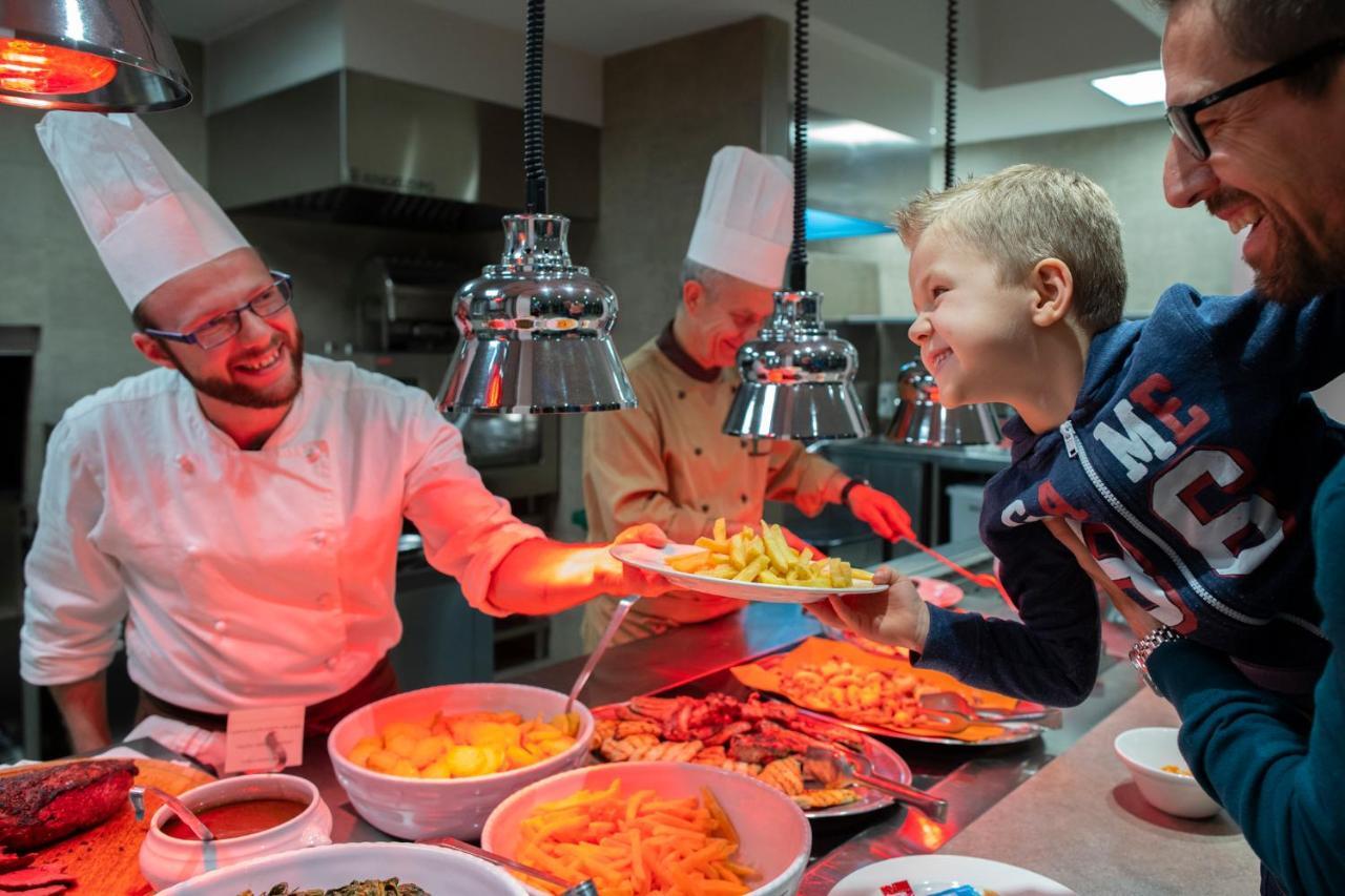 Le Torri Del Garda Familyspa Resort Torri Del Benaco Eksteriør billede
