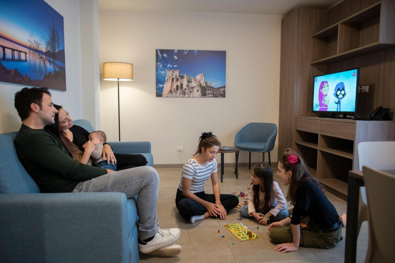 Le Torri Del Garda Familyspa Resort Torri Del Benaco Eksteriør billede
